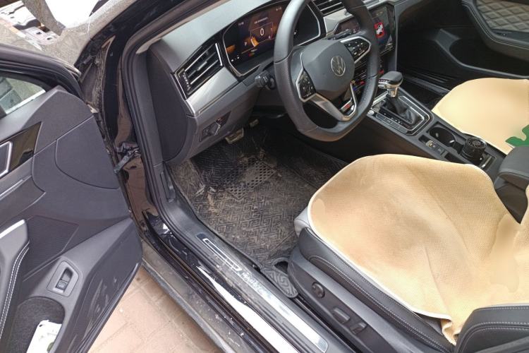 Used Volkswagen Magotan 2023 2 Million Units Limited Edition 330TSI DSG Leading Version