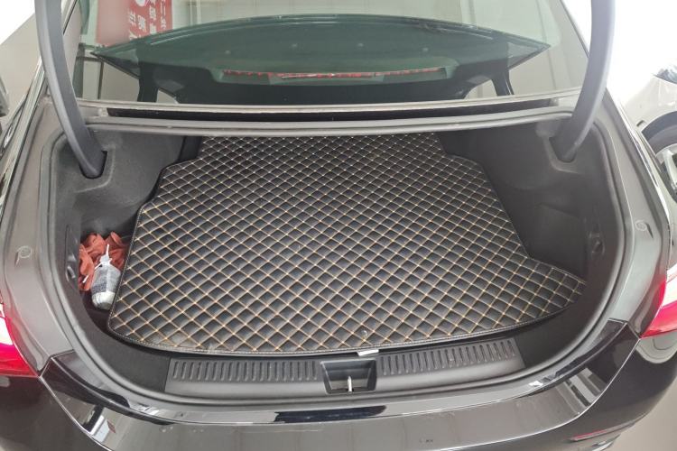 Used Mercedes-Benz E-Class New Energy 2024 E 350 e L Plug-in Hybrid Sedan Trunk