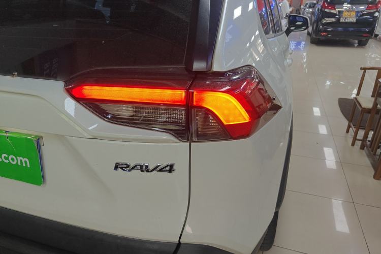 Used Toyota RAV4 2020 2.0L CVT Two-Wheel Drive Fashion Edition