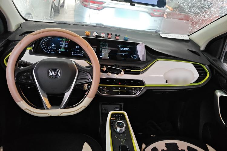 Used CHANGAN Benni E-Star 2022 Qingxin Edition Colorful Model Lithium-NMC Center Console
