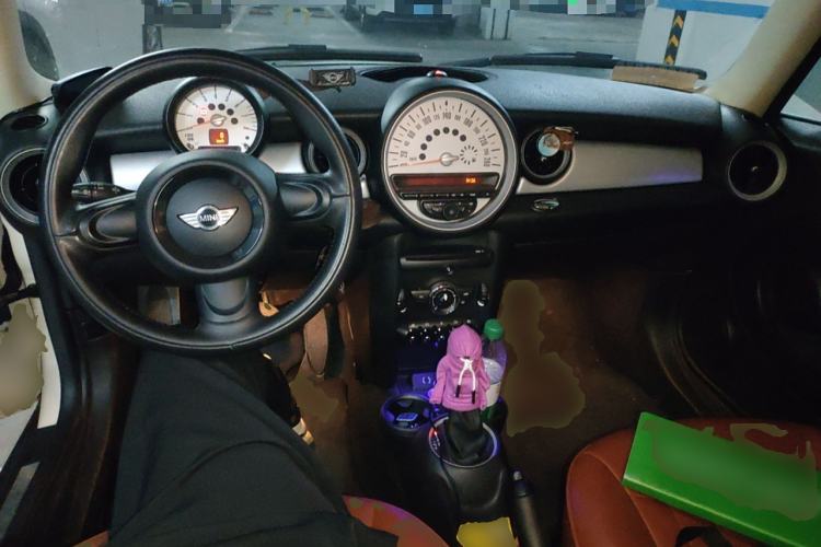 Used MINI 2011 1.6L ONE
