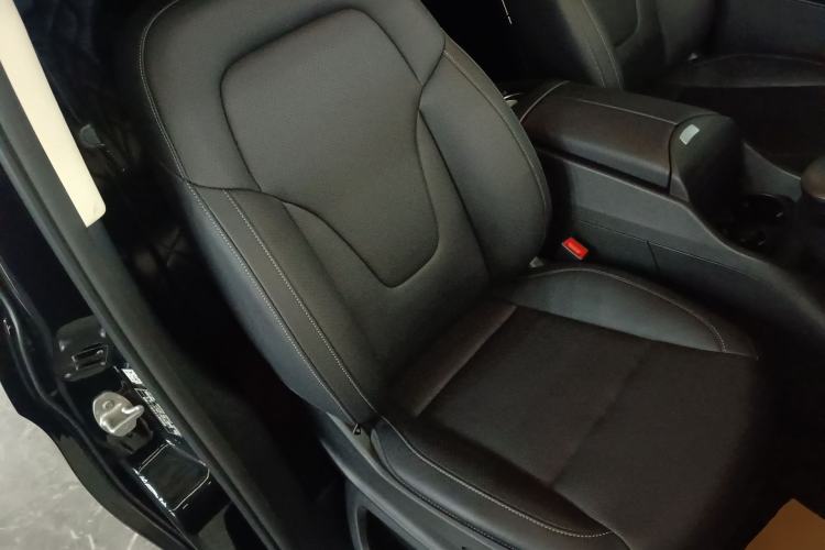 Used Mercedes-Benz V-Class 2021 V 260 L Long Wheelbase Prestige Edition Right Front Seat