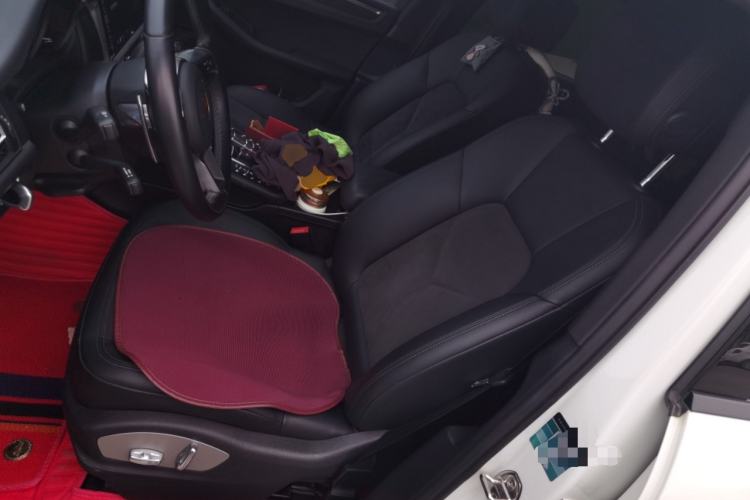 Used Porsche Macan 2021 Macan 2.0T Left Front Seat