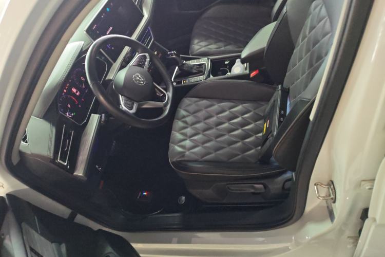 Used Volkswagen Sagitar 2023 280TSI DSG Excellence Edition Left Front Seat