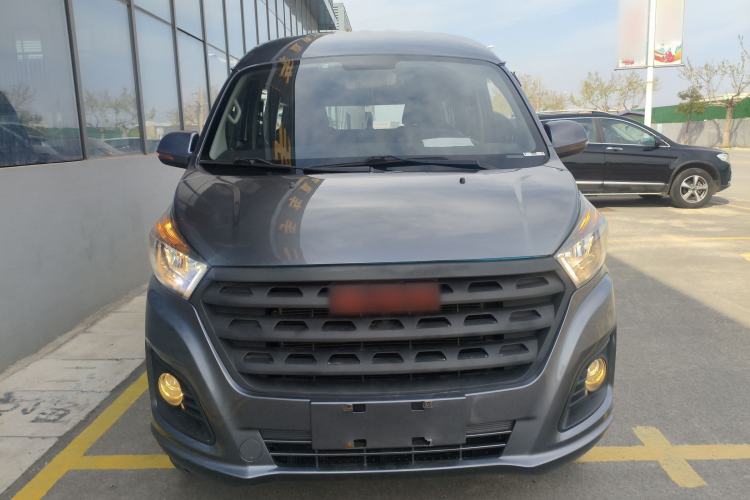 Used Jinbei Gold Hiace 2021 1.5L Passenger Van Travel Lion 6-Seater Front