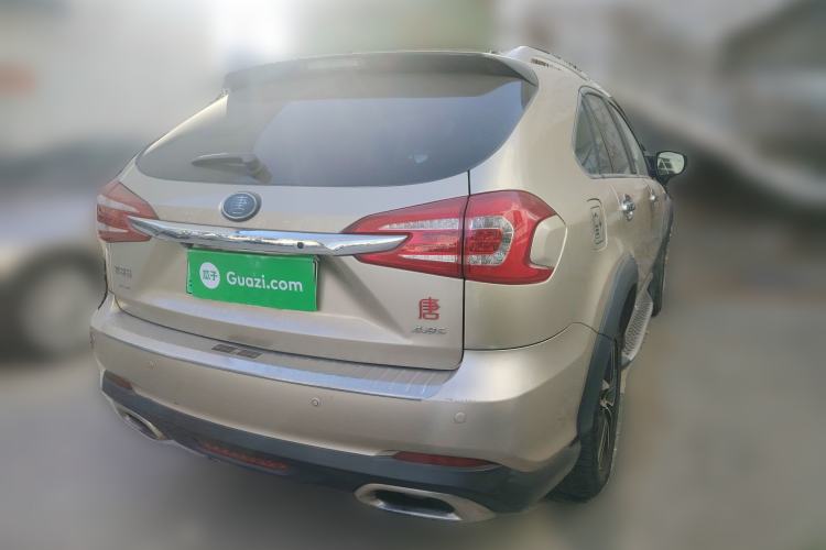 Used BYD Tang New Energy 2015 2.0T Four-Wheel-Drive Flagship Model
