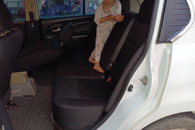 Used Venucia R50 2015 1.6L Automatic Fashion Edition