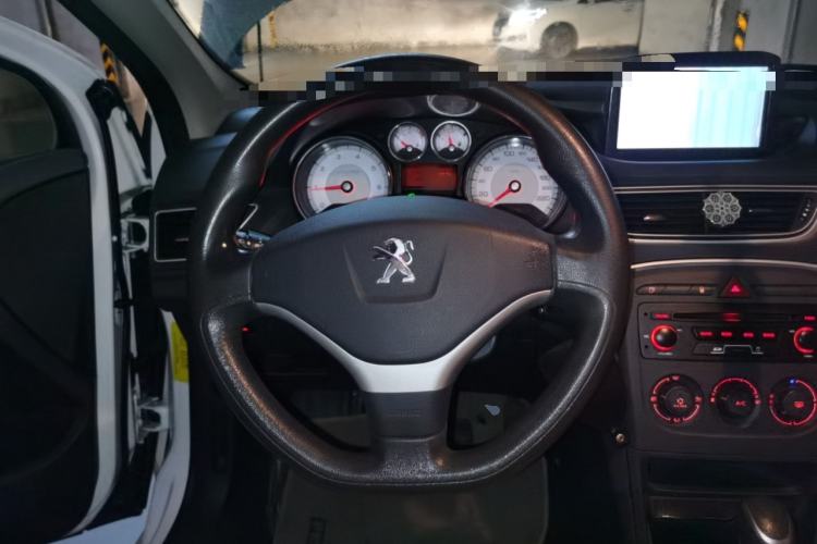 Used Peugeot 308 2013 1.6L Automatic YouShang Model Steering Wheel