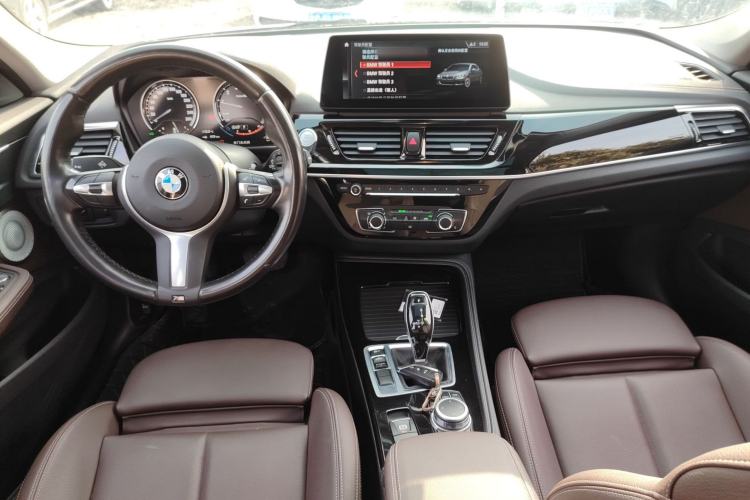 Used BMW 1 Series 2021 Revised 120i M Sport Night Edition Center Console