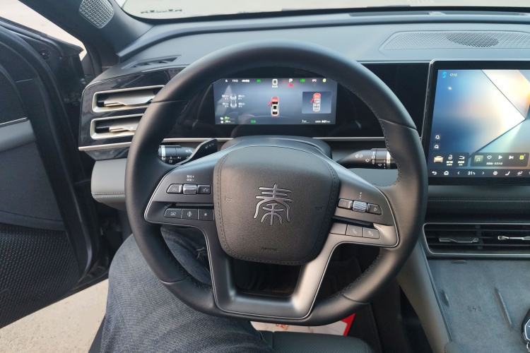 Used BYD Qin L 2025 DM-i Smart Drive 120KM Superior Model
