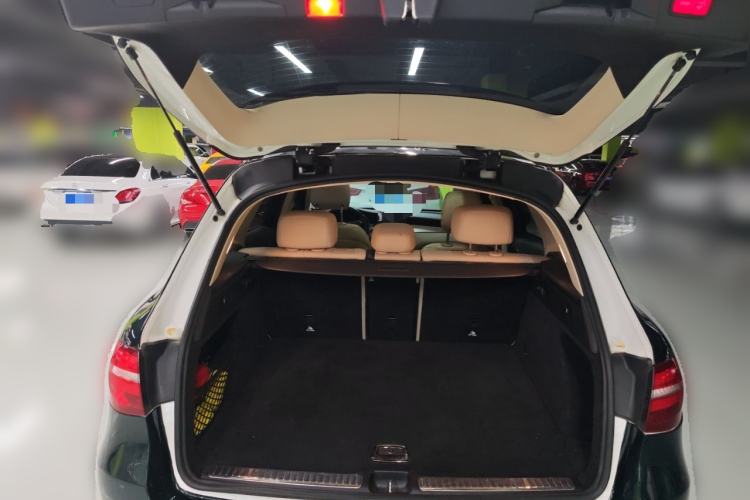 Used Mercedes-Benz GLC 2016 GLC 300 4MATIC Dynamic Model Trunk