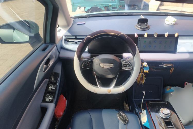 Used Geometry E Firefly 2022 401 km Linglong Tiger 4 Seats