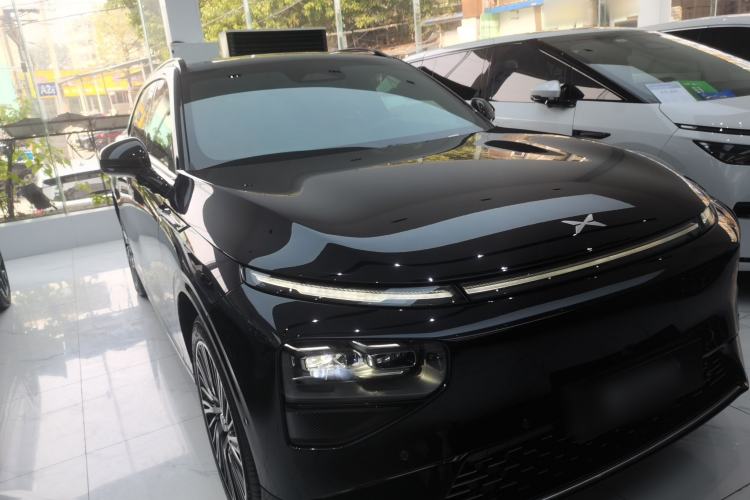 Used XPeng G9 2024 702 Pro Front Right 45 Deg