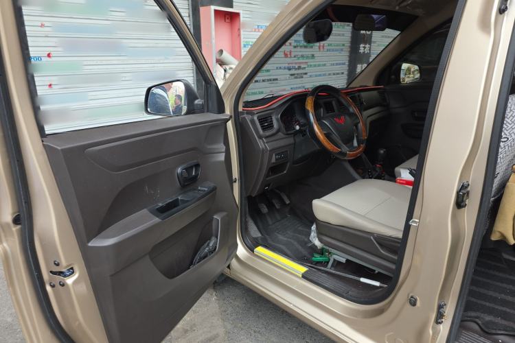 Used Wuling Hongguang V 2022 1.5L Jingqu Edition Electric-Assist LAR Driver Seat