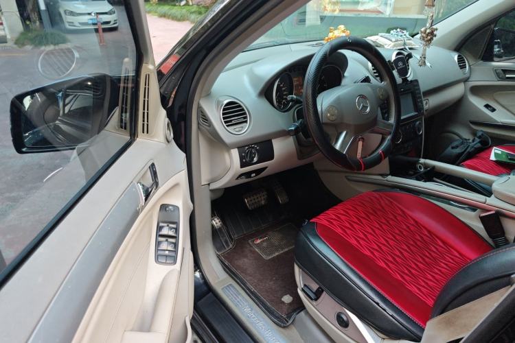 Used Mercedes-Benz M-Class 2010 ML 300 4MATIC
