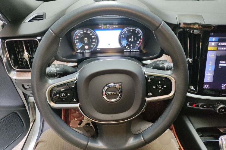 Used Volvo S60 2022 B4 Zhiyuan Luxury Edition
