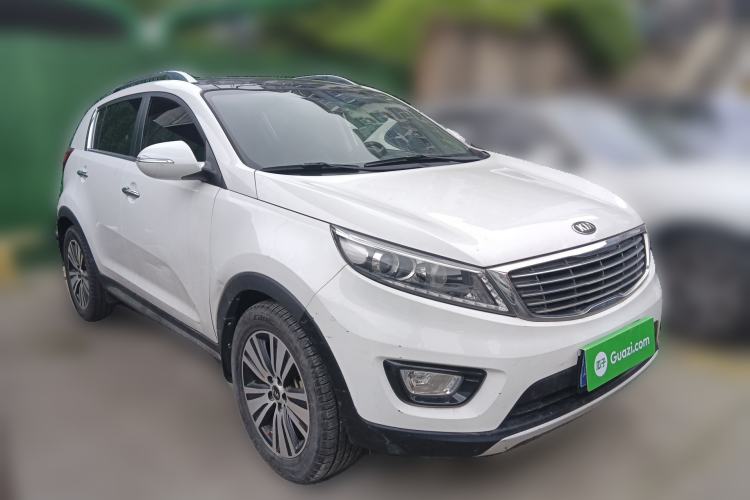 Used Kia Sportage R 2015 2.0L Automatic Two-Wheel Drive DLX Model Front Right 45 Deg