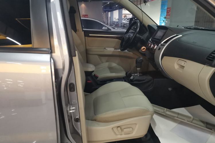 Used Mitsubishi Pajero Sport 2013 3.0L Automatic 4x4 Flagship Edition
