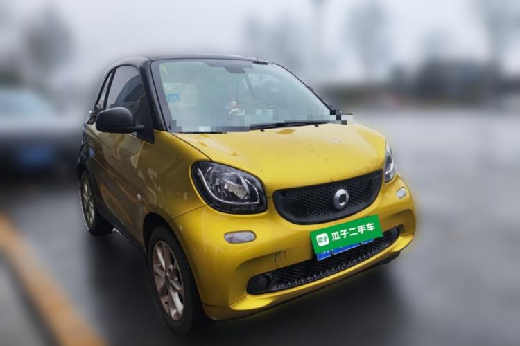 Used smart fortwo 2015 1.0L 52 kW hardtop Dynamic version