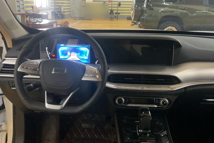 Used Bestune T77 2023 1.5T Automatic Luxury Model Interior 3