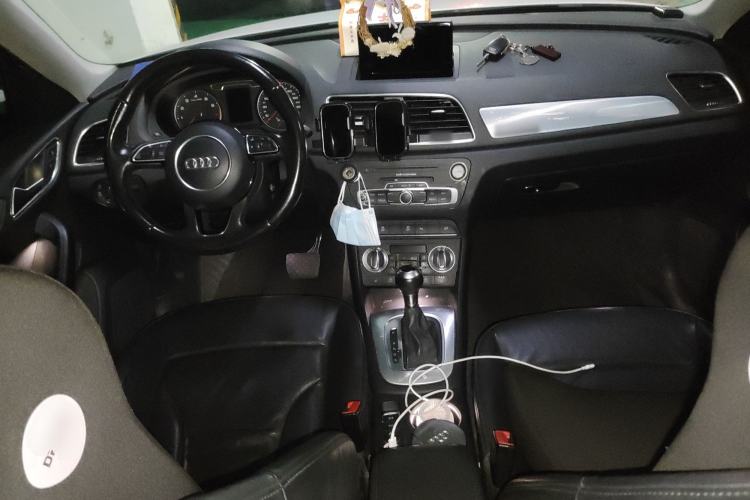 Used Audi Q3 2015 35 TFSI quattro Millionth Anniversary Edition Center Console