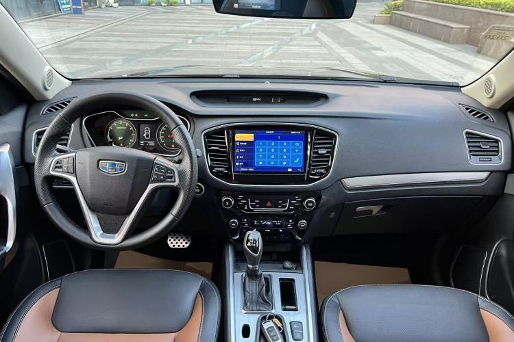 Used Geely Auto Vision X6 2016 1.3T CVT Flagship Model Center Console