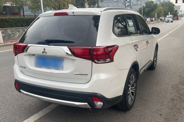 Used Mitsubishi Outlander 2018 2.0L Two-Wheel Drive Glory Edition 5 Seats