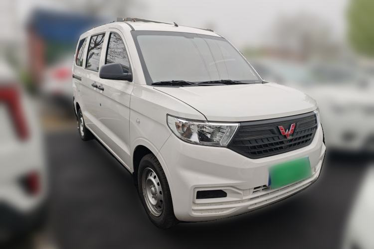 Used Wuling Hongguang V 2022 1.5L Jingqu Edition Electric-Assist LAR Front Right 45 Deg