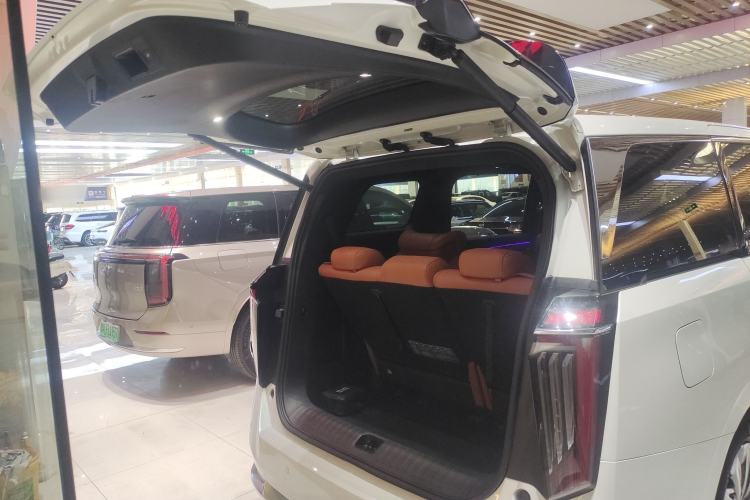 Used GAC Trumpchi Xiangwang M8 2025 Kunkun Series Ultra First-Class Cabin