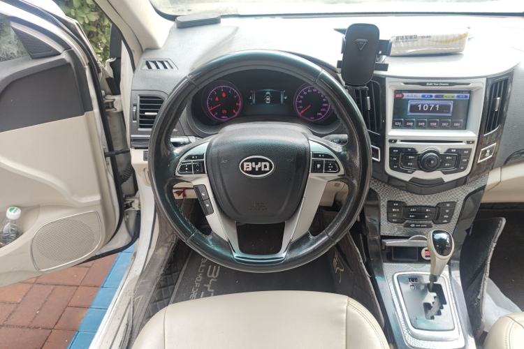 Used BYD Surui 2012 1.5TID Automatic Luxury Version
