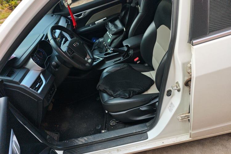 Used Geely Auto Vision 2020 Revised Version 1.5L CVT Asian Games Edition Left Front Seat