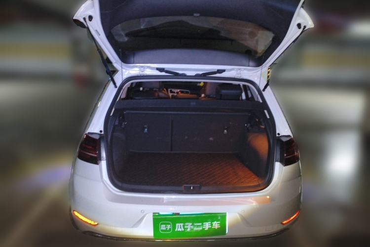 Used Volkswagen Golf 2018 230TSI Automatic Luxury Version
