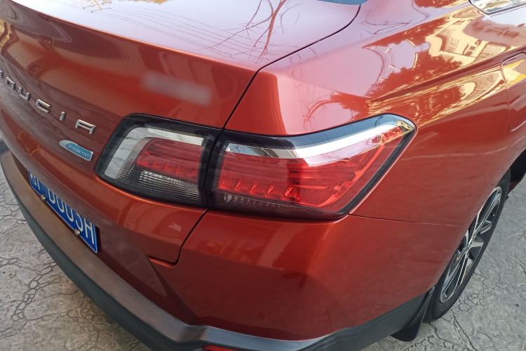 Used Venucia D60 2018 1.6L CVT Smart Connect Elite Edition Right Rear Taillight