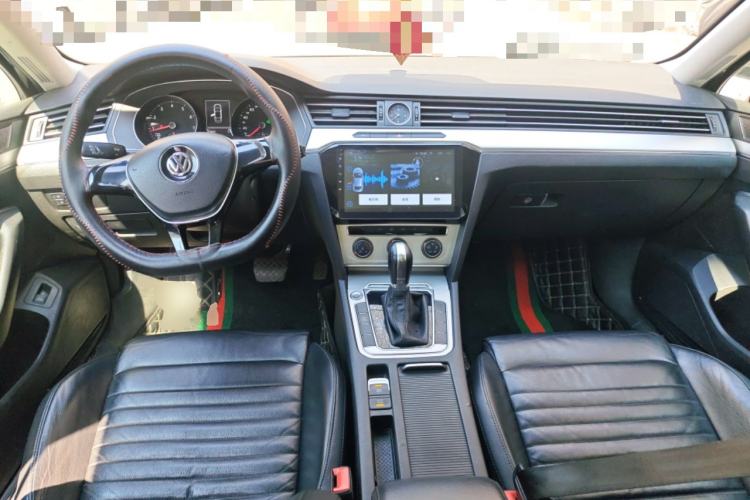 Used Volkswagen Magotan 2018 280TSI DSG Comfort Model Center Console