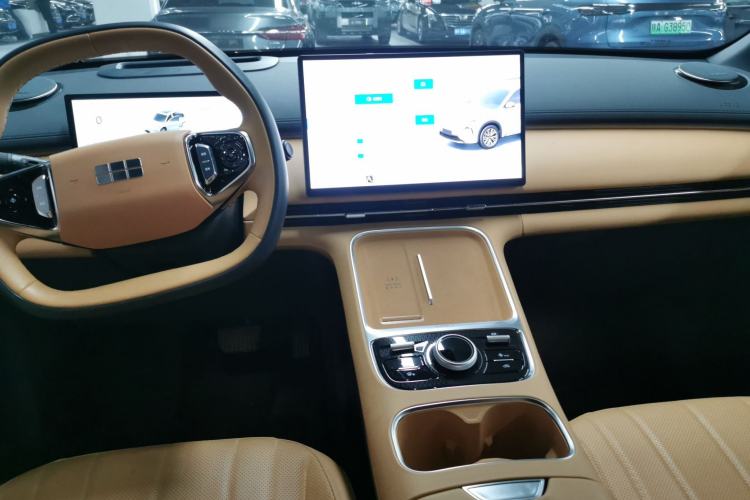Used Geely Galaxy Xingjian 7 EM-i 2025 120km Flagship Edition Center Console