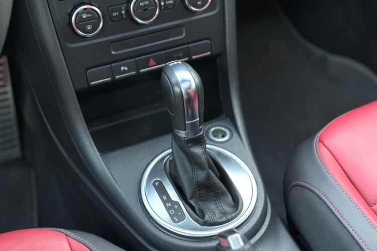 Used Volkswagen Beetle 2013 1.4TSI Luxury Model Left Front Seat