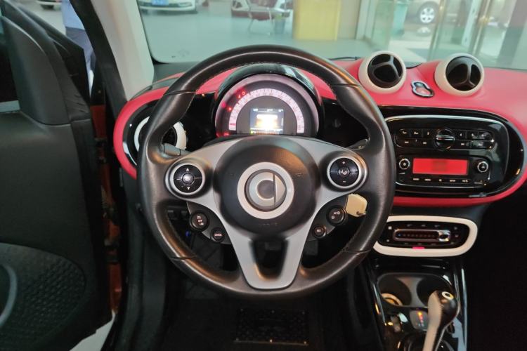 Used smart fortwo 2015 1.0L 52 kW Hardtop Passion Edition Steering Wheel