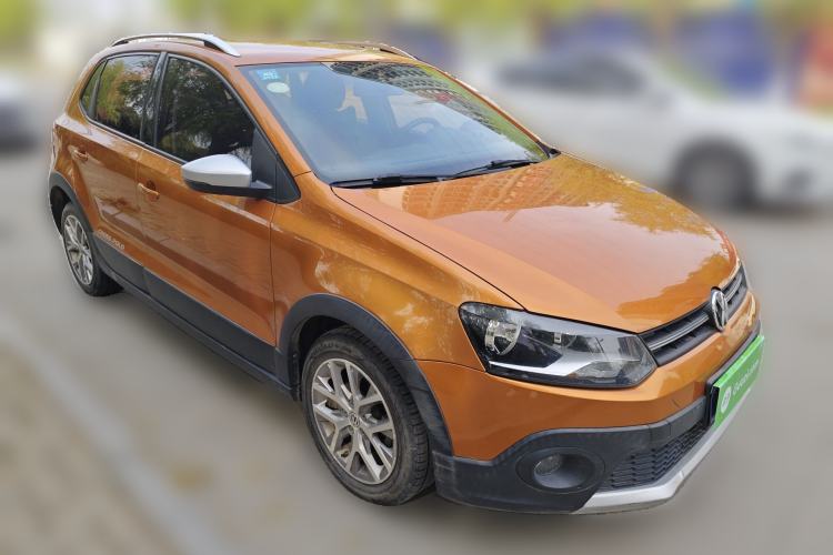 Used Volkswagen Polo 2016 1.4L Cross Polo Automatic Front Right 45 Deg