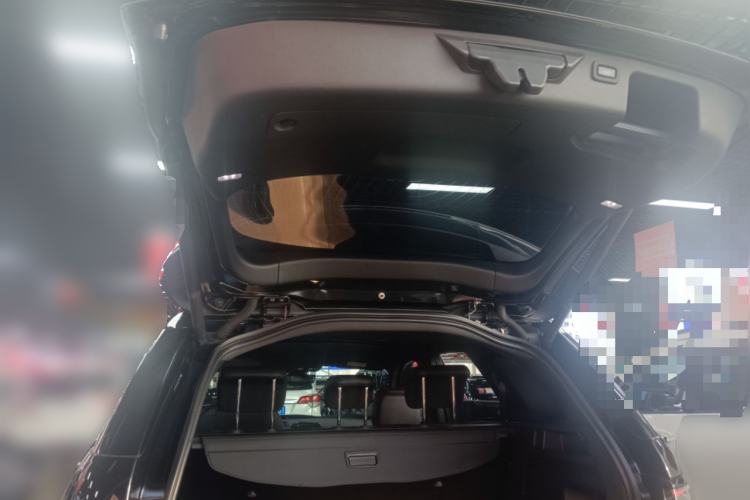 Used Land Rover Discovery Sport 2022 249 PS R-Dynamic S Performance Edition 5 Seats Trunk