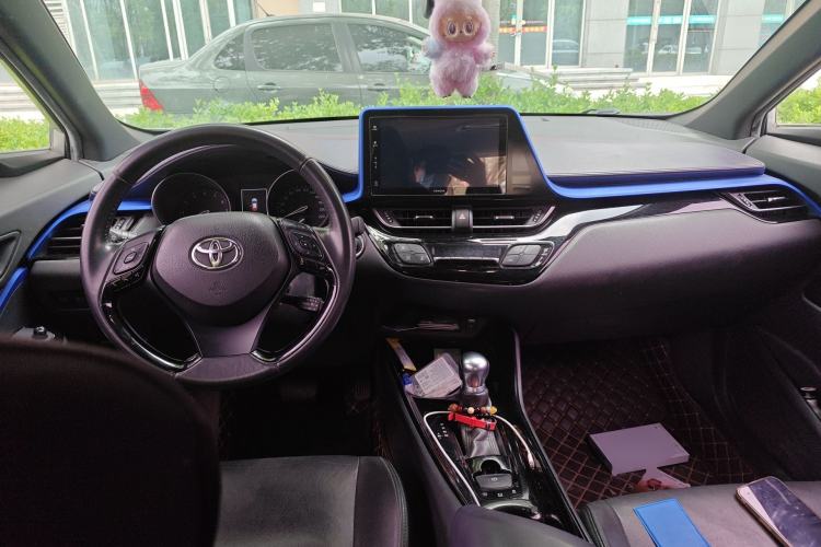 Used Toyota IZOA 2018 2.0L Yichi Version China VI Standard Center Console