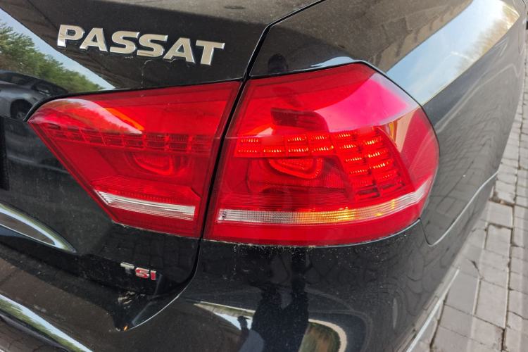 Used Volkswagen Passat 2015 1.8TSI DSG Prestige Edition Right Rear Taillight