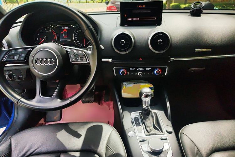 Used Audi A3 2017 Cabriolet 40 TFSI Center Console