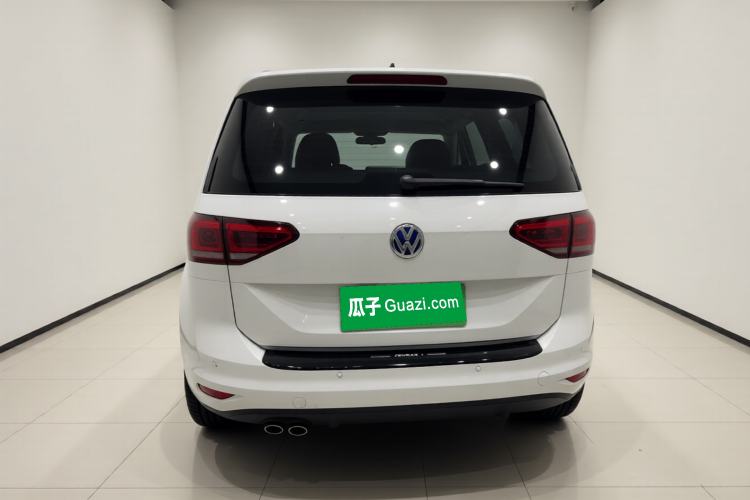 Used Volkswagen Touran 2016 Volkswagen Touran L 330TSI DSG Luxury Edition Exterior 4