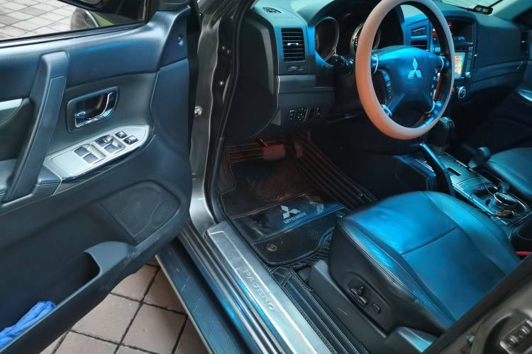 Used Mitsubishi Pajero 2014 3.0L Elite Edition
