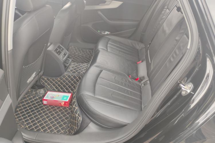 Used Audi A4L 2018 30th Anniversary Edition 40 TFSI Fashion Model Left Rear Seat