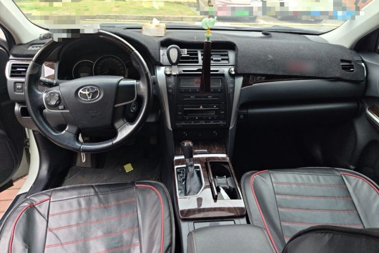 Used Toyota Camry 2016 2.0G 10th Anniversary Leading Edition Center Console