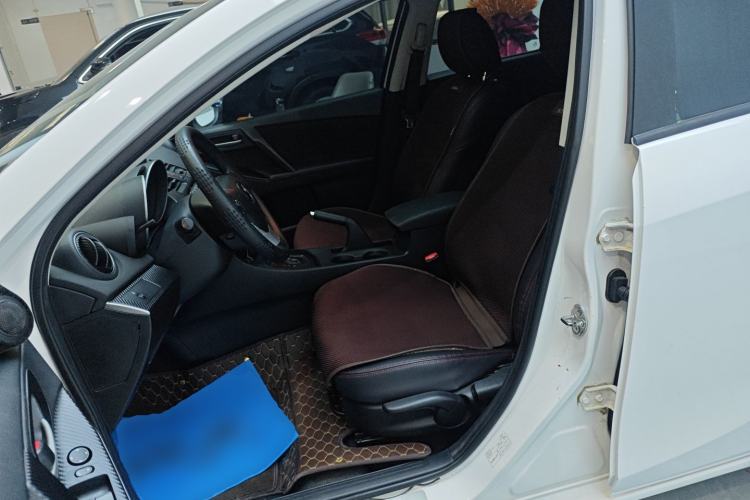 Used Mazda Mazda 3 2015 Hatchback 1.6L Automatic Elite Model