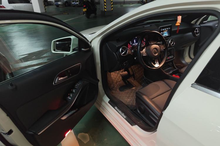 Used Mercedes-Benz A-Class 2017 A 200 Dynamic Edition Driver Seat