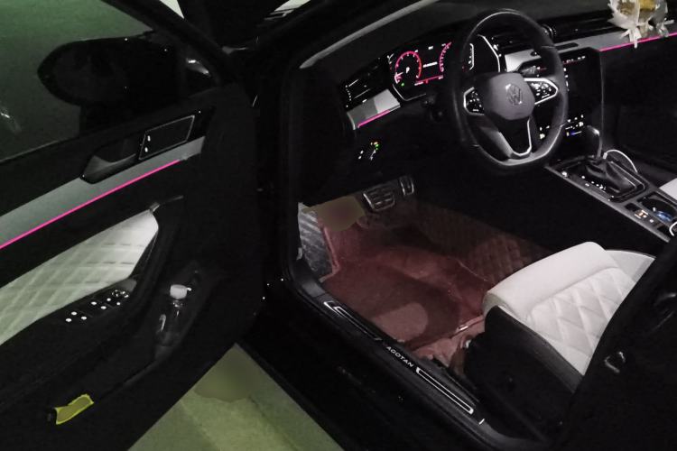 Used Volkswagen Magotan 2024 2 Million Units Zhongxiang Version 330TSI DSG Luxury Edition
