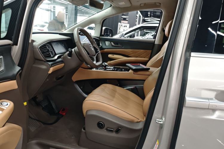 Used Denza D9 2022 DM-i 970 Four-Wheel Drive Flagship Model
